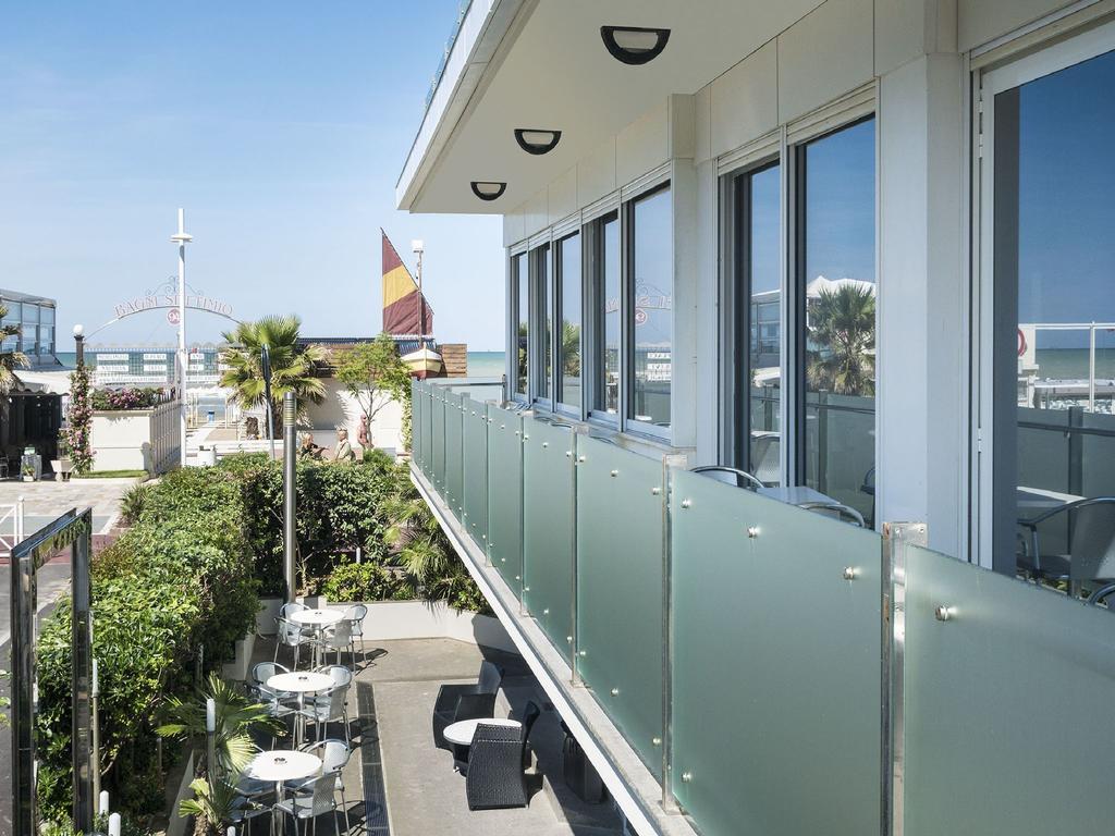 Hotel Michelangelo Riccione Exterior foto